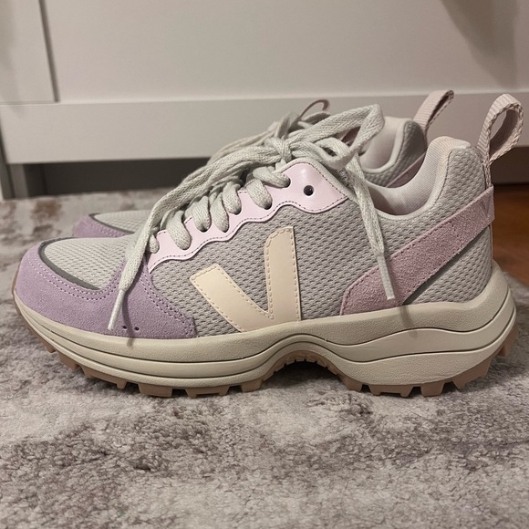 Veja Women’s Venturi Running Sneakers - Size US 6 - Picture 2 of 8